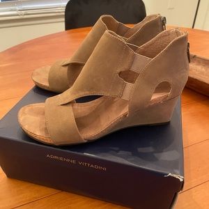 Adrienne Vittadini Wedge